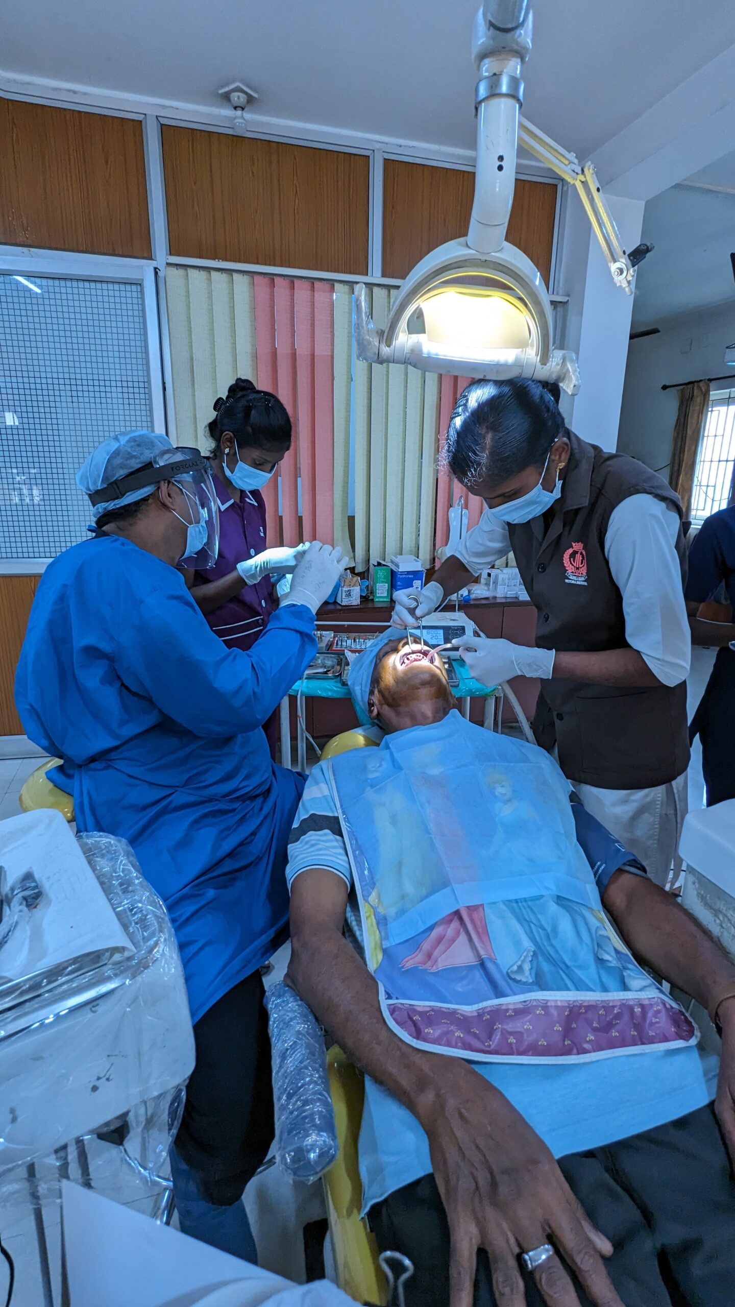 Clinical dental procedure at Sri Sai Dental Clinic, Coimbatore
